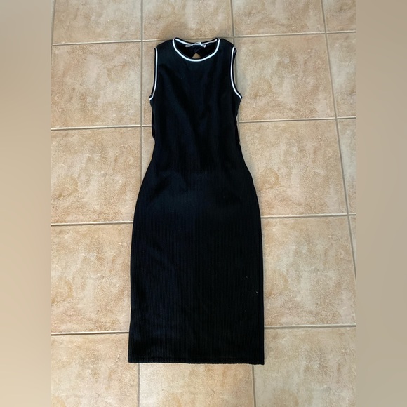 Zara black dress with open back - size medium - Picture 1 of 4